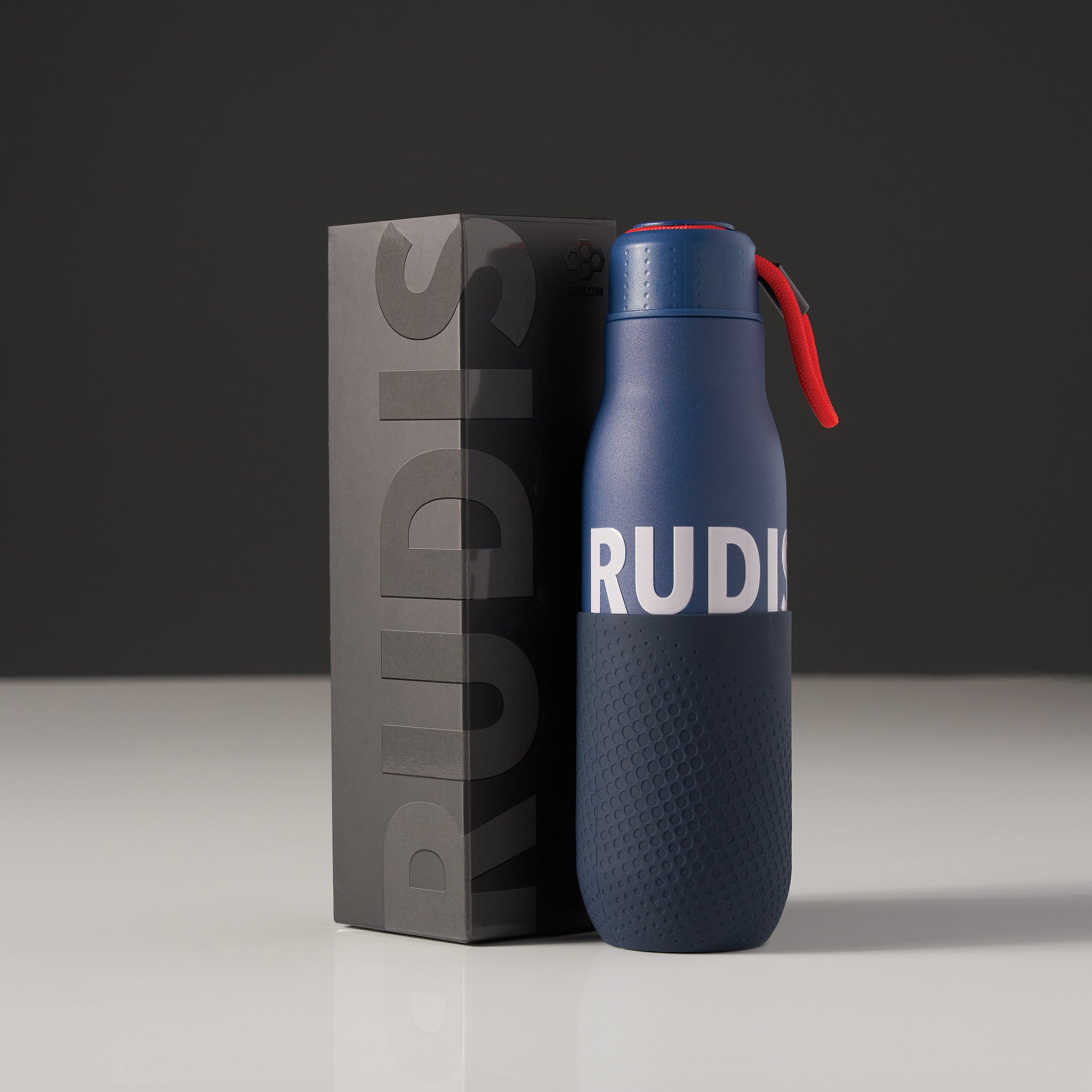 http://www.rudis.com/cdn/shop/files/500ml-Stainless-Steel-Water-Bottle-Navy_0001.jpg?v=1702498067